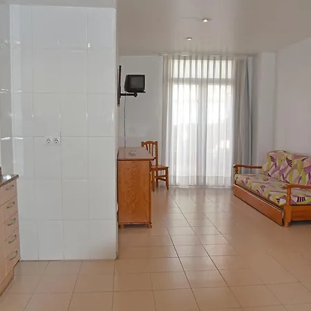 Ar Dosjoimi Appartement *